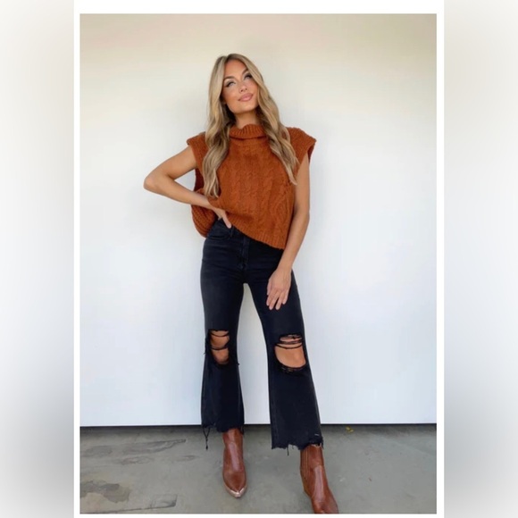 Vervet Distressed Green Jeans - Picture 6 of 8